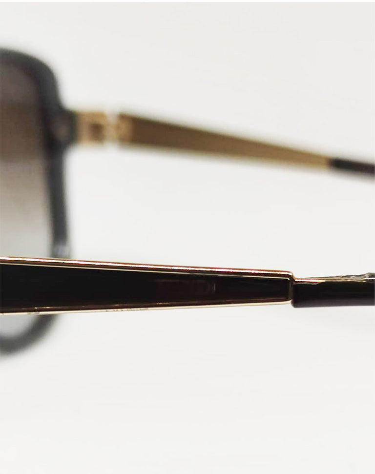 Occhiali da Sole Vintage Fendi Neri con Dettaglio Oro