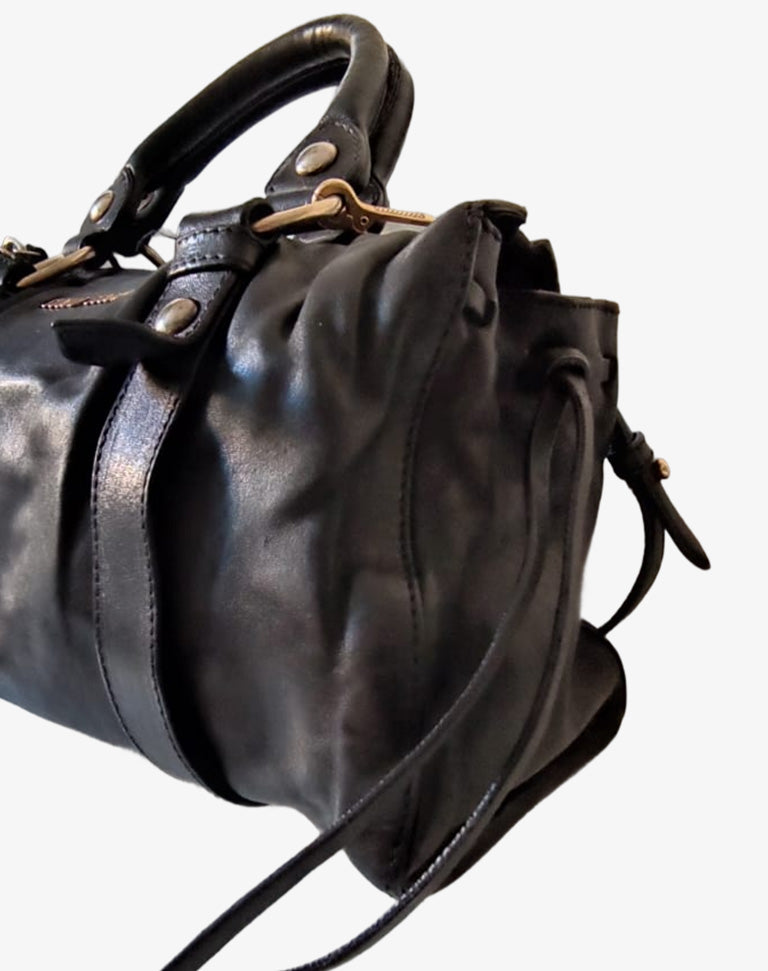 Borsa Miu Miu in pelle nera con tracolla e doppio manico Made in Italy anni 2010