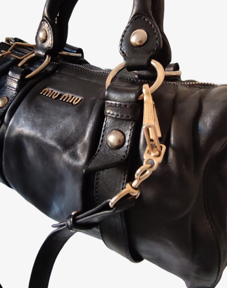 Borsa Miu Miu in pelle nera con tracolla e doppio manico Made in Italy anni 2010