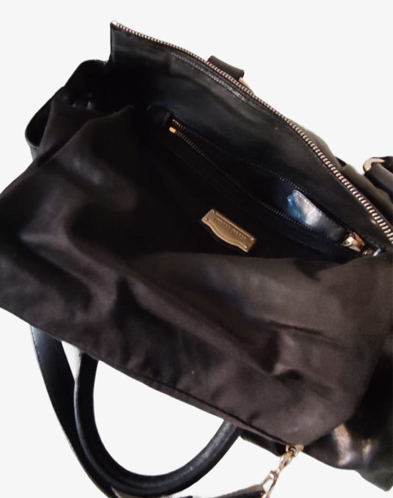 Borsa Miu Miu in pelle nera con tracolla e doppio manico Made in Italy anni 2010