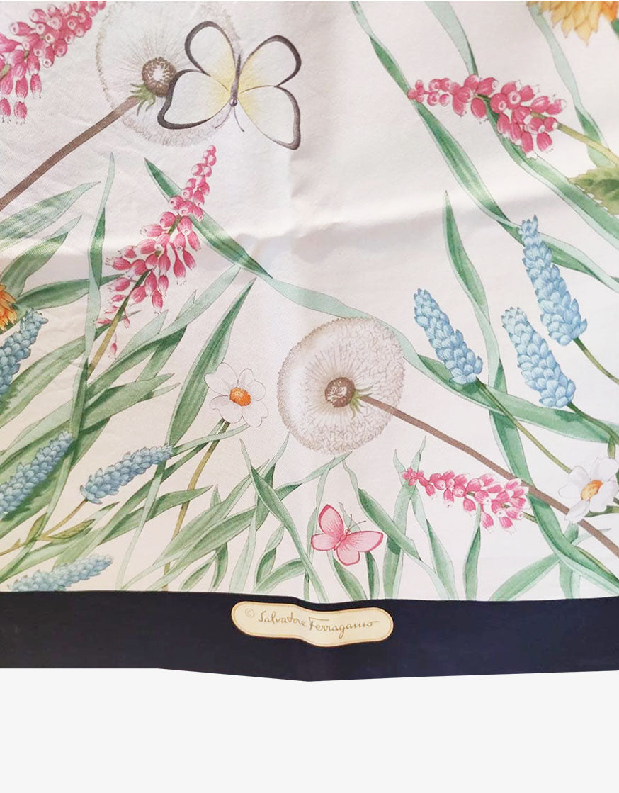 Carrè Salvatore Ferragamo Foulard Vintage in Seta Fiori e Farfalle Anni ’90