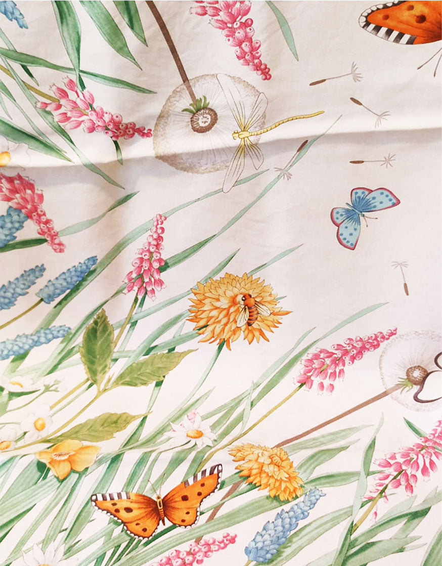 Carrè Salvatore Ferragamo Foulard Vintage in Seta Fiori e Farfalle Anni ’90