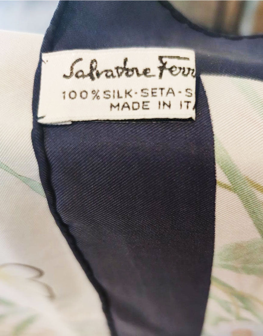 Carrè Salvatore Ferragamo Foulard Vintage in Seta Fiori e Farfalle Anni ’90