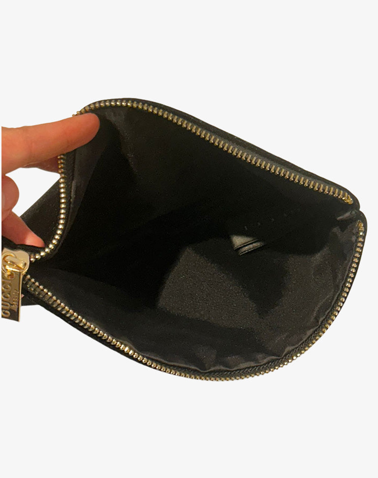 Pochette Gucci Beauty nera effetto velluto con zip anni 2010