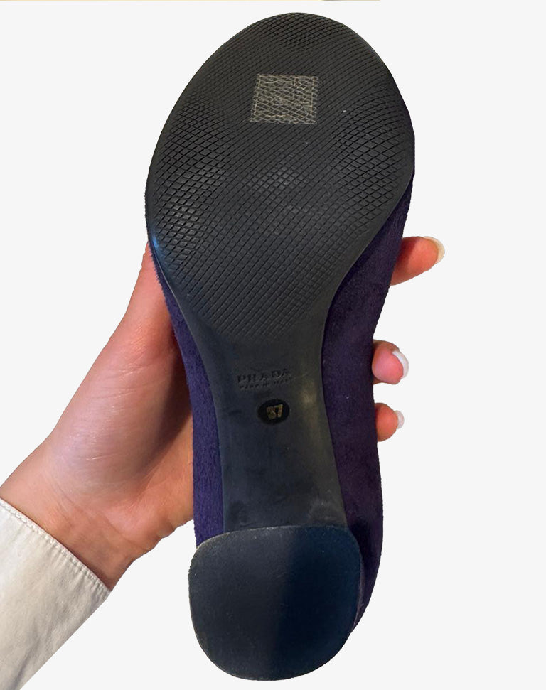 Scarpe Donna Prada Taglia 37 in Camoscio Viola con Placca Dorata
